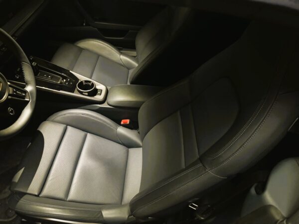 PORSCHE 911 CARRERA CABRIOLET 2021 - Image 17