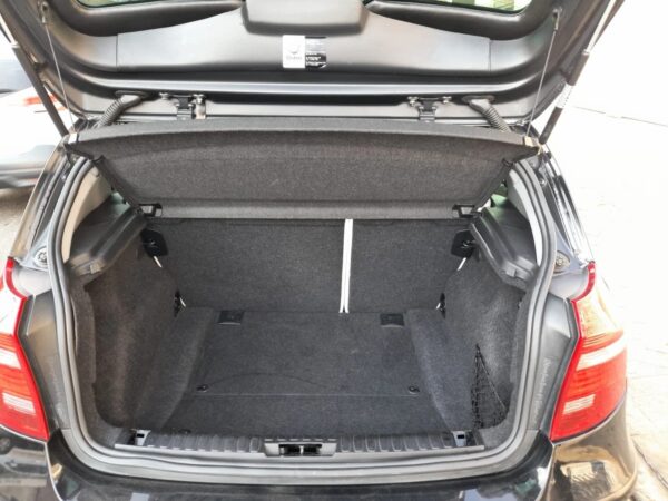 BMW 118I 2011 - Image 9
